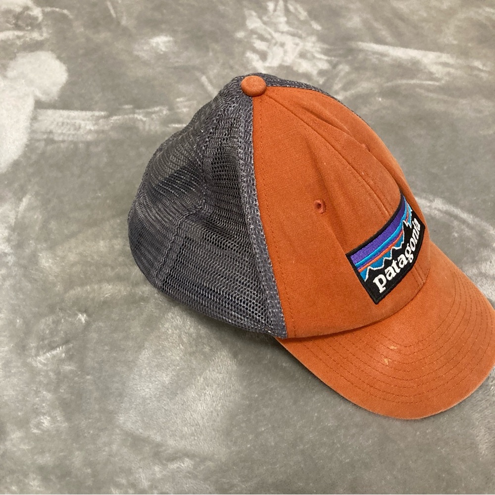 Patagonia Two-Tone Trucker Hat Mesh Back Snap Back Cap - Picture 3 of 6